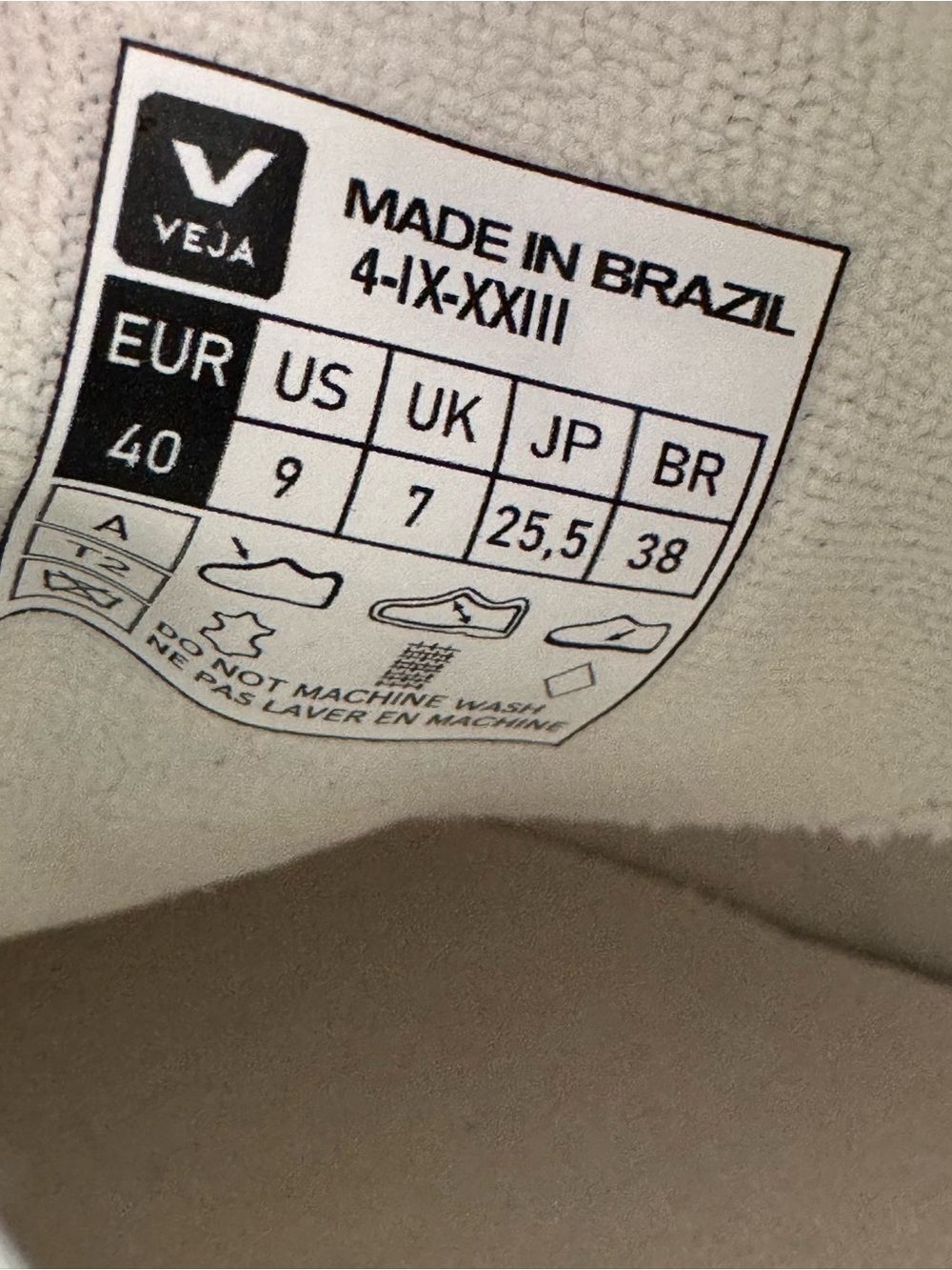 Veja White Sneakers with Lilac V Detail - Picture 6 of 13